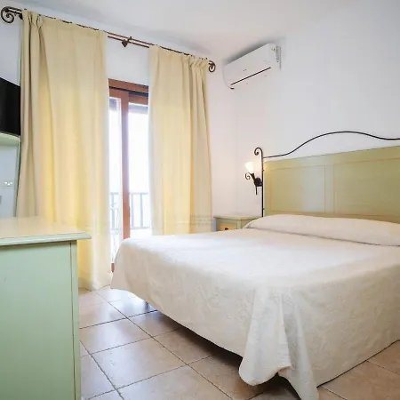Hotel Pedra Santa Baja Sardinia Exterior foto